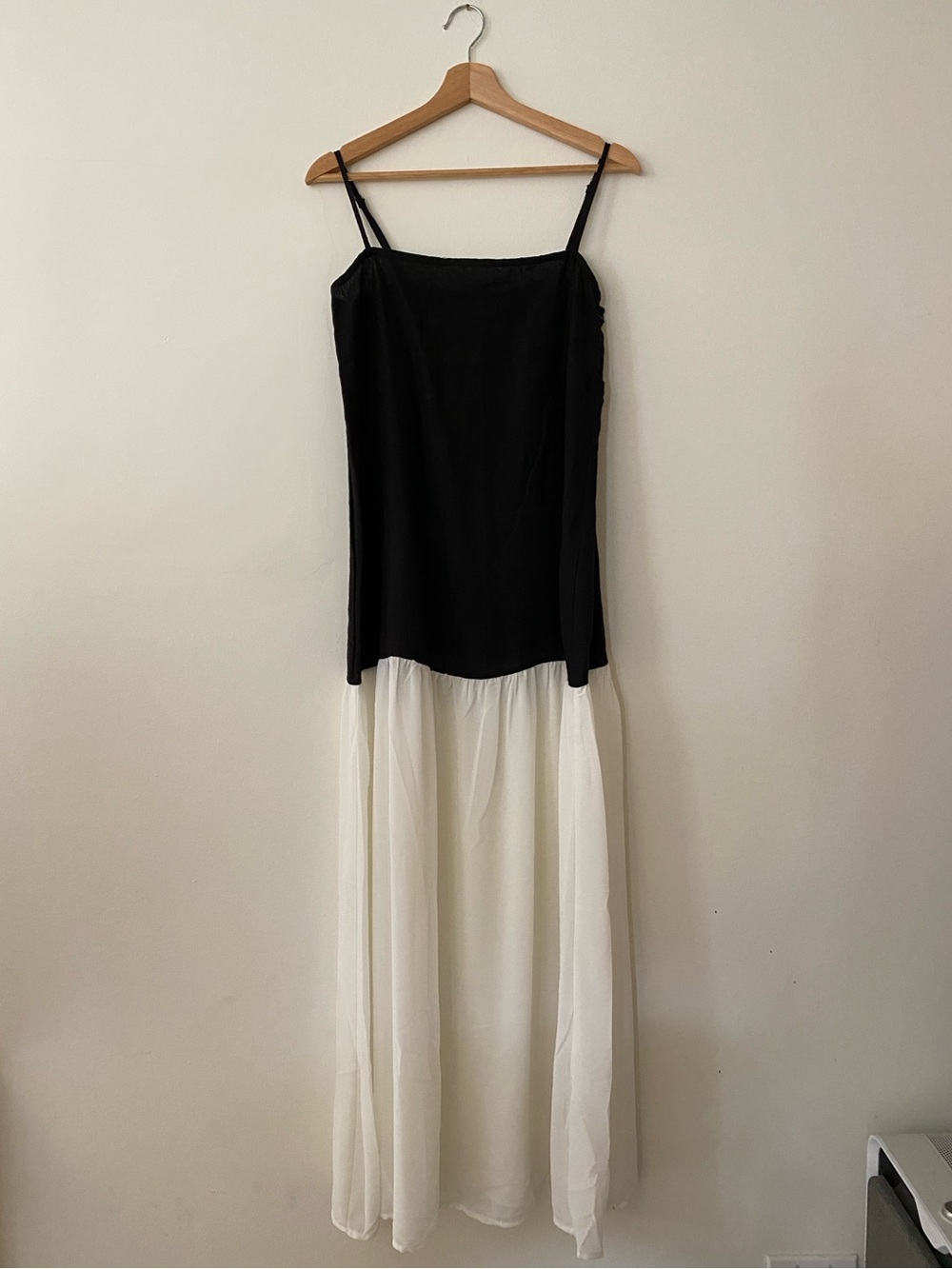 Nora Maxi Dress Noir | VRG GRL 🤍🖤